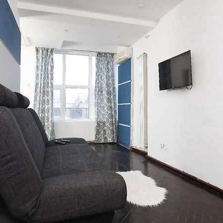 1 Bdrm Apartment In City Center Bukares Bagian luar foto