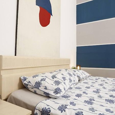 1 Bdrm Apartment In City Center Bukares Bagian luar foto