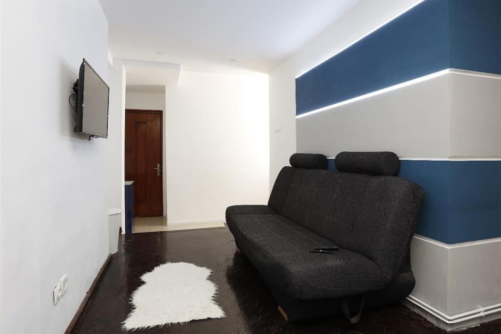 1 Bdrm Apartment In City Center Bukares Bagian luar foto